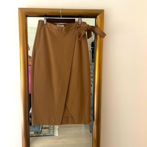 NWOT Aritzia Babaton Pencil Skirt